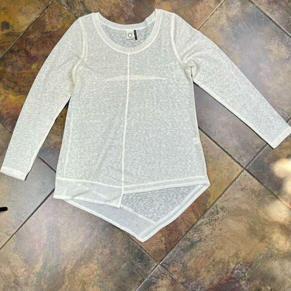 Akemi + Kin Anthropologie Asymmetrical Lightweight Tunic Sweater Medium - Picture 4 of 10